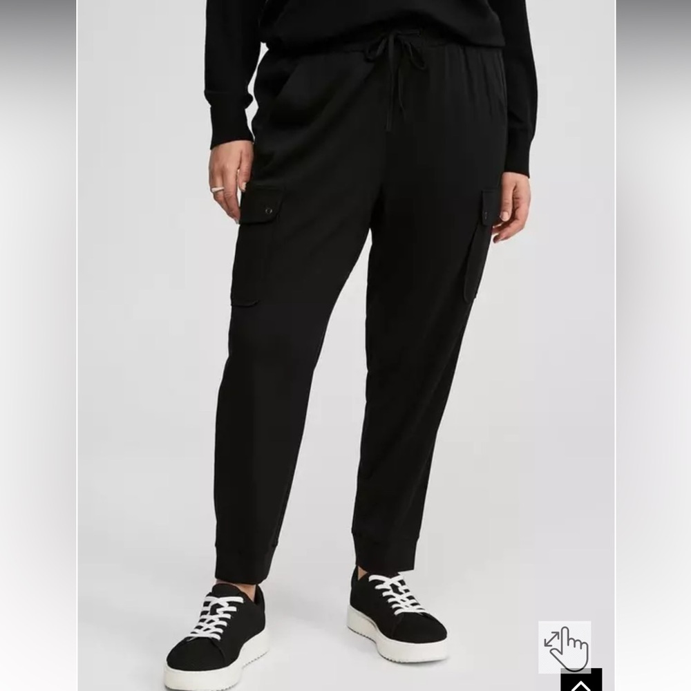 NWOT Torrid Relaxed Fit Jogger Stretch Challis Mid Rise Cargo Pocket Pant
